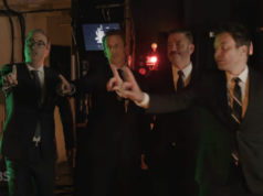 Stephen Colbert se junta aos anfitriões da madrugada para lutar contra um buraco de minhoca gigante que encerra o show Stephen Colbert se junta aos anfitriões da madrugada para lutar contra um buraco de minhoca gigante que encerra o show