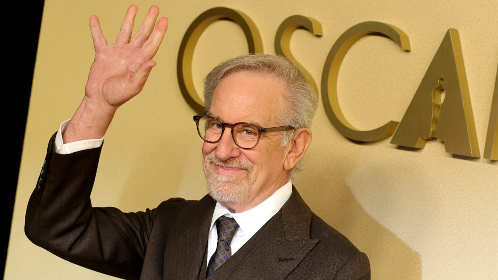 Steven Spielberg diz que Hollywood nunca deveria ‘usar IA como a palavra final em qualquer coisa criativa’: ‘É aí que eu traço o limite’