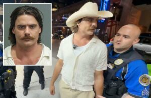 Streamer racista ‘Chud the Builder’ acusado de tentativa de homicídio por atirar fora do tribunal Homem com chapéu de cowboy sendo preso por policiais.