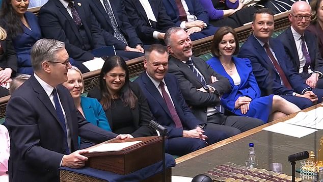 Wes Streeting ergueu as sobrancelhas desajeitadamente enquanto o primeiro-ministro usava sua resposta ao Discurso do Rei para fazer uma referência incisiva às pessoas que montavam 'listas de parlamentares'