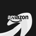 Uma pessoa usando um dispositivo Amazon mostrando Alexa+