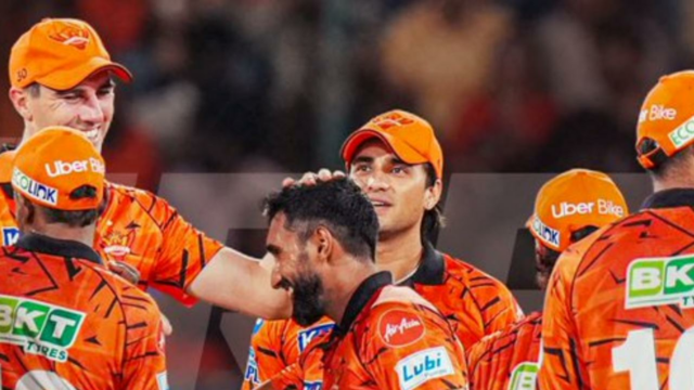 Sunrisers garantem uma vitória dominante por 55 corridas contra Royal Sunrisers garantem uma vitória dominante por 55 corridas contra Royal Challengers