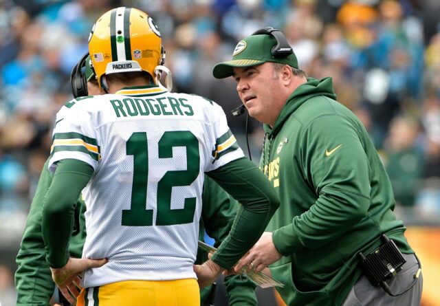 Surgem detalhes sobre o relacionamento ‘desgastado’ entre Aaron Rodgers e Former Green Bay Packers and current Pittsburgh Steelers QB Aaron Rodgers and head coach Mike McCarthy