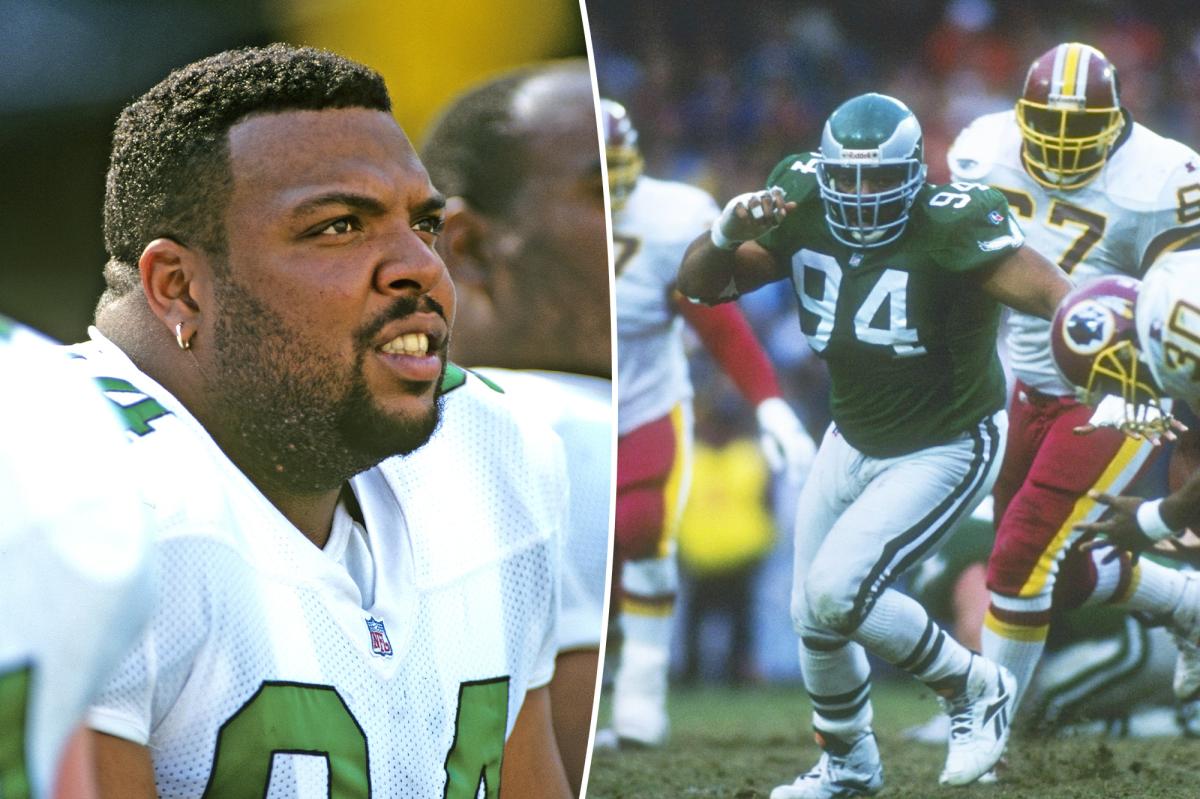 O atacante defensivo Kevin Johnson # 94 do Philadelphia Eagles.