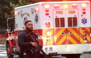 Suspeito de tiroteio na Casa Branca morto após troca de tiros com a polícia GettyImages-2272590263 Novo vídeo de filmagem WHCD mostra o momento em que as fotos foram disparadas
