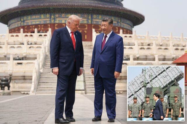 Taiwan diz que não há surpresas na cúpula Trump-Xi, que O presidente Donald Trump e o presidente chinês Xi Jinping juntos no Templo do Céu em Pequim.