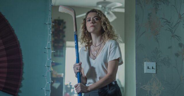 Tatiana Maslany é a razão pela qual você deveria assistir ‘Prazer Máximo Garantido’
