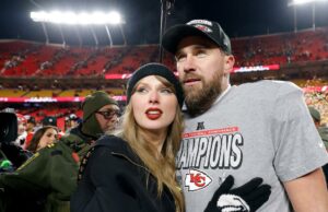 Taylor Swift e Travis Kelce dão início ao MDW com encontro noturno na cidade de Nova York Travis-Kelce-e-Taylor-Swift-Spotted-in-NYC-GettyImages-2196123499
