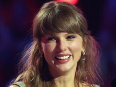 Taylor Swift vista com seus pais e irmão Austin na cidade de Nova York Taylor-Swift-e-Travis-Kelce-GettyImages-2196122902