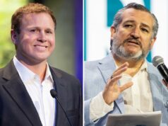 Ted Cruz diz a parte tranquila em voz alta enquanto os eleitores de Los Angeles se inclinam para Spencer Pratt para prefeito Spencer Pratt em um pódio durante os Debates Governamentais da Califórnia e da Prefeitura de Los Angeles da NBC4 e Telemundo 52.