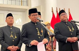 Teken Ingub Pemilahan Sampah, Pramono Bilang Masyarakat Harus Gotong Royong Atasi Masalah Sampah Teken Ingub Pemilahan Sampah, Pramono Bilang Masyarakat Harus Gotong Royong Atasi Masalah Sampah