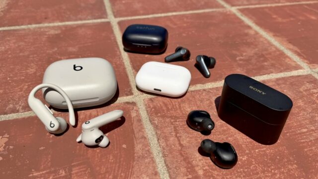 Testei dezenas de fones de ouvido. Gosto dessas 3 alternativas de AirPods.
