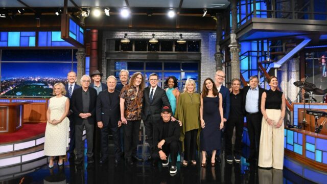 'The Late Show': Stephen Colbert traz Robert De Niro, Martha Stewart e muitos outros para interrogá-lo no penúltimo episódio
