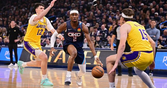 DETROIT, MI - 7 DE MAIO: Cade Cunningham nº 2 do Detroit Pistons passa a bola durante o jogo contra o Cleveland Cavaliers durante a segunda rodada do segundo jogo dos Playoffs da NBA de 2026 em 7 de maio de 2026 na Little Caesars Arena em Detroit, Michigan. NOTA AO USUÁRIO: O Usuário reconhece e concorda expressamente que, ao baixar e/ou usar esta fotografia, o Usuário está concordando com os termos e condições do Contrato de Licença da Getty Images. Aviso obrigatório de direitos autorais: Copyright 2026 NBAE Brian Sevald/NBAE via Getty Images/AFP (Foto de Brian Sevald / NBAE / Getty Images / Getty Images via AFP)