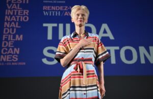 Tilda Swinton diz que a IA ‘não tem chance’ contra o cinema que evita a fórmula na Masterclass de Cannes Tilda Swinton diz que a IA ‘não tem chance’ contra o cinema que evita a fórmula na Masterclass de Cannes