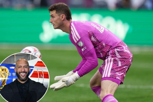 O goleiro do New York City FC, Matt Freese, fazendo uma defesa.