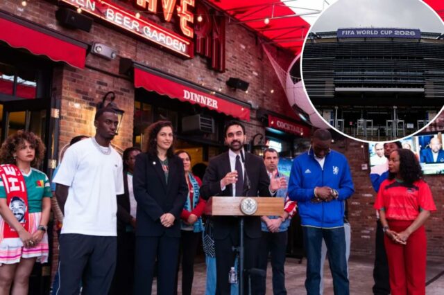 O prefeito de Nova York, Zohran Mamdani, fazendo um anúncio do torneio da Copa do Mundo de futebol.