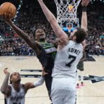 Timberwolves vence e empata Playoff Series após Wembanyama do Spurs ser expulso
