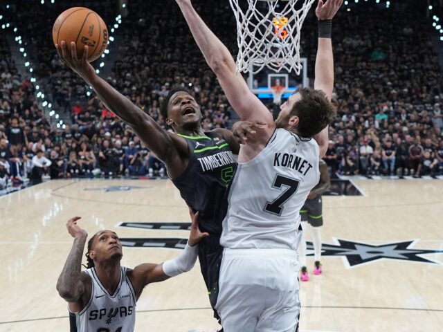 Timberwolves vence e empata Playoff Series após Wembanyama do Spurs ser expulso
