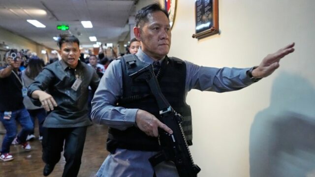 Tiros ressoam no Senado das Filipinas, onde autoridades tentaram prender um senador
