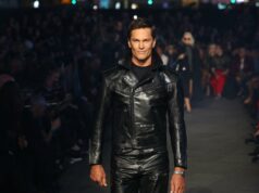Tom Brady faz estreia na passarela em couro da cabeça aos pés durante desfile da Gucci Jogadores elegantes da NFL