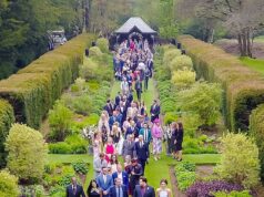 Tom Daley compartilha fotos MUITO sinceras e inéditas do casamento enquanto comemora seu nono aniversário com Dustin Lance Black Tom Daley compartilhou algumas fotos de casamento muito sinceras e inéditas (foto) enquanto comemora seu nono aniversário com o marido Dustin Lance Black