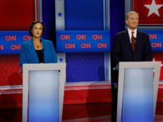 Tom Steyer e Katie Porter se enfrentam contra ‘Crook’ Trump enquanto rivais evitam posições difíceis Tom Steyer e Katie Porter se enfrentam contra 'Crook' Trump enquanto rivais evitam posições difíceis