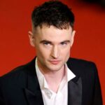 Tom Sturridge em 'The Man I Love' de Ira Sachs, Encontrando a 'linguagem física' de seu relacionamento na tela com Rami Malek e juntando-se ao próximo filme de Mia Hansen-Løve