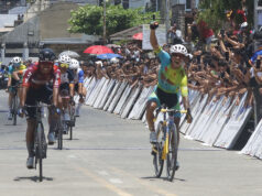 Tour de Luzon: Ryan Tugawin avança para vencer a Etapa 8 Ryan Tugawin, do Excellent Noodles, comemora na linha de chegada após vencer a 8ª etapa do Tour de Luzon.