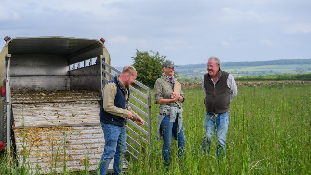 Trailer da 5ª temporada de 'Clarkson's Farm': Jeremy Clarkson fala sobre o susto do coração, ajuda a dar à luz um bezerro e fala em um protesto de fazendeiros