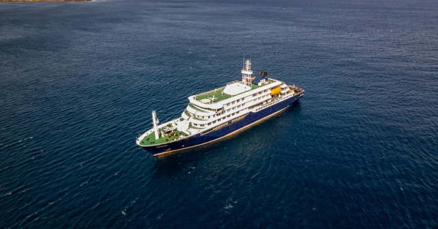 O MV Hondius, que supostamente está sofrendo de um surto do mortal hantavírus. Três pessoas morreram e outra está nos cuidados intensivos na África do Sul.