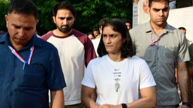 Tribunal Superior consulta WFI sobre decisão de declarar Vinesh Phogat Tribunal Superior consulta WFI sobre decisão de declarar Vinesh Phogat inelegível