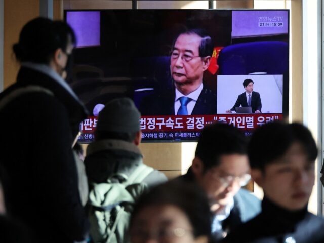 Tribunal sul-coreano reduz pena de prisão de Han Duck-soo em caso de lei marcial
