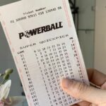 Um aposentado de Adelaide se tornou multimilionário depois de ganhar todo o jackpot de US$ 20 milhões da Powerball.