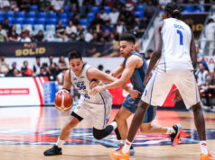 Tropang 5G exibe força ‘completa’ e inicia as semifinais com vitória sobre Bolts Roger Pogoy, da TNT Tropang 5G, durante um jogo contra Meralco Bolts nas semifinais da PBA Commissioner's Cup de 2026