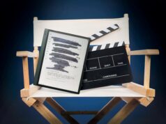Troquei meu tablet por um e-reader em uma filmagem de uma semana e faria isso de novo Onyx Boox Go 10.3 cercado por contas de vidro verdes