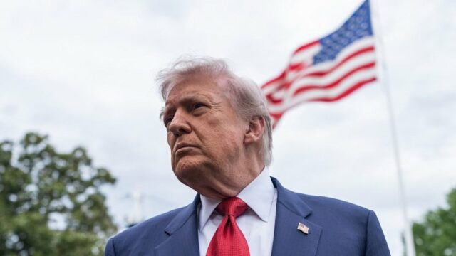 O presidente dos EUA, Donald Trump, fala à mídia no gramado sul da Casa Branca na sexta-feira (horário dos EUA). 
