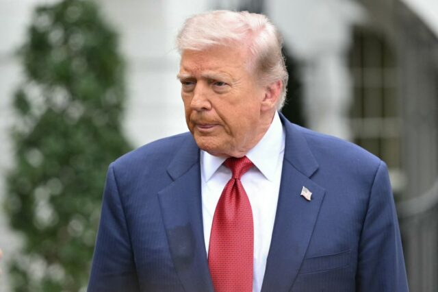 Trump aumenta a pressão sobre agências federais por causa das regras de 'Compre Americano'
