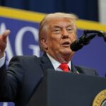 O presidente Donald Trump fez pouco caso do tiroteio no jantar dos correspondentes da Casa Branca durante uma viagem às aldeias da Flórida na sexta-feira. 'O que é mais seguro do que as Aldeias?' ele disse