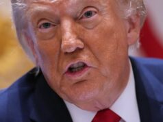 Trump diz que o Irã está ‘negociando com base na fumaça’ enquanto Israel intensifica o conflito no Líbano O presidente dos EUA, Donald Trump, disse que o Irã estava negociando sobre a fumaça.