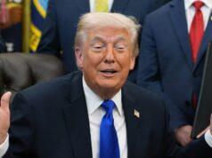 Trump diz que prazo para o Congresso aprovar guerra com o Irã não se aplica Donald Trump celebrou uma decisão da Suprema Corte que poderia fazer com que muitos estados fortemente negros tivessem representação exclusivamente branca.