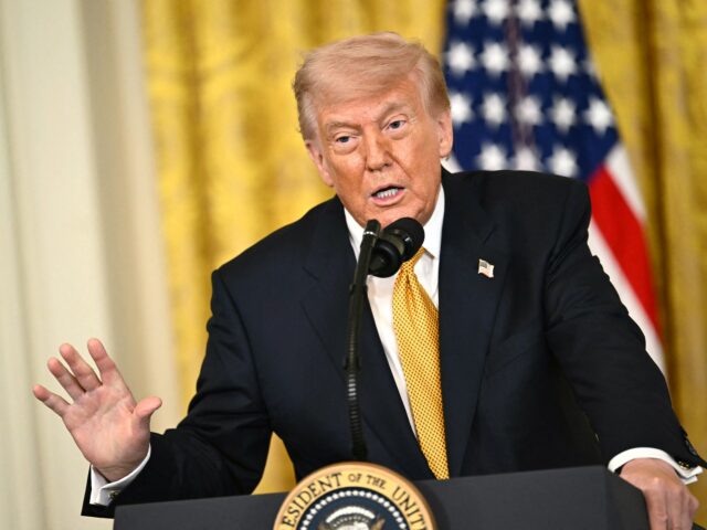 Trump diz que teve “conversações muito boas” com o Irã enquanto Teerã analisa proposta dos EUA
