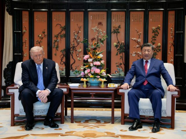 Trump e Xi mantêm conversações de alto risco em Pequim Trump e Xi mantêm conversações de alto risco em Pequim