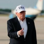 Presidente Donald Trump, vestindo um branco