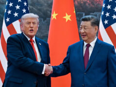 Trump responde ao comentário de Xi sobre a “armadilha de Tucídides” sobre o declínio dos EUA Kenny Holston/Pool/AFP via Getty Images - FOTO: O presidente Donald Trump aperta a mão do presidente chinês Xi Jinping no Grande Salão do Povo, em 14 de maio de 2026, em Pequim.