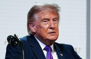 Trump revela detalhes de uma ‘abordagem muito boa’ com os líderes mundiais e diz que o acordo para a PAZ no Irão foi ‘amplamente negociado’… mas os obstáculos finais ainda não foram superados O presidente Donald Trump divulgou um mapa mostrando o Irã como os Estados Unidos do Oriente Médio enquanto as negociações de paz continuam