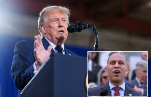 Trump revela que Hakeem Jeffries inspirou seu novo apelido para os democratas O líder da minoria na Câmara, Hakeem Jeffries, fala em uma entrevista coletiva.