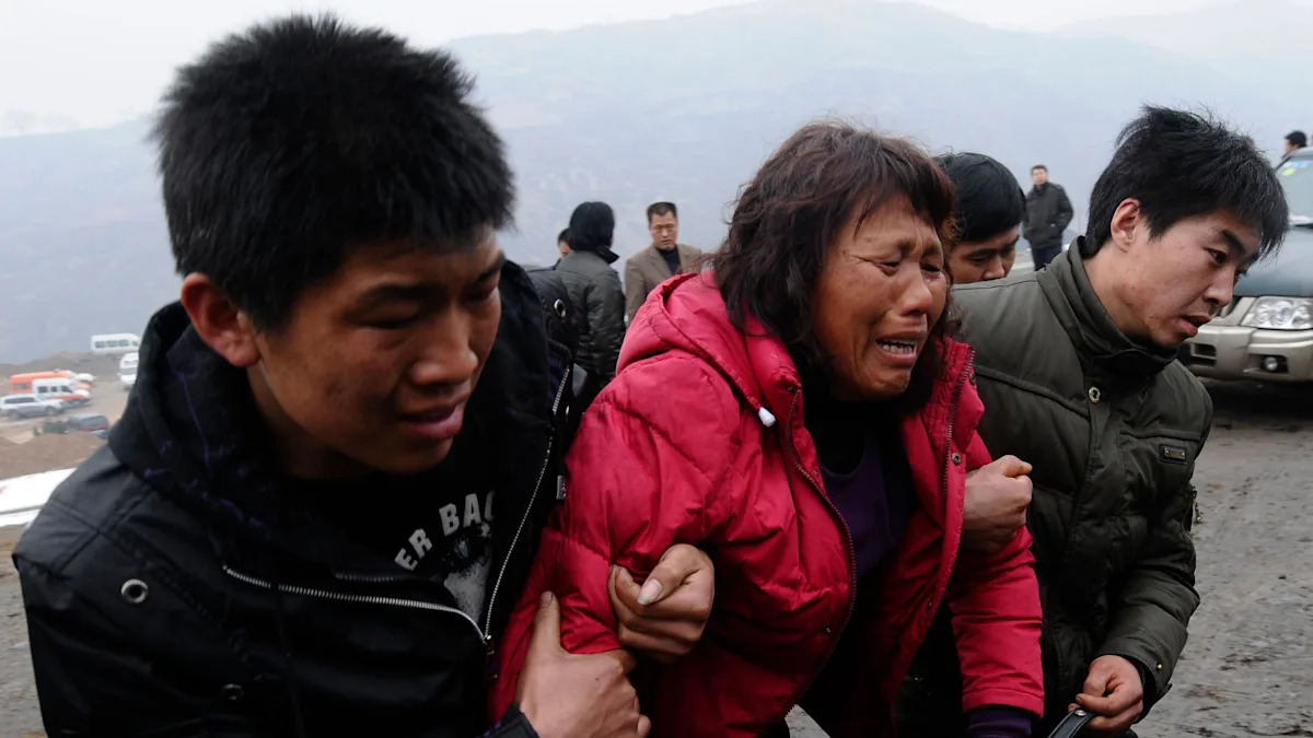 Equipes de resgate realizam operações de busca e resgate no local da mina de carvão Liushenyu em 23 de maio de 2026, no condado de Qinyuan, cidade de Changzhi, província de Shanxi, na China.