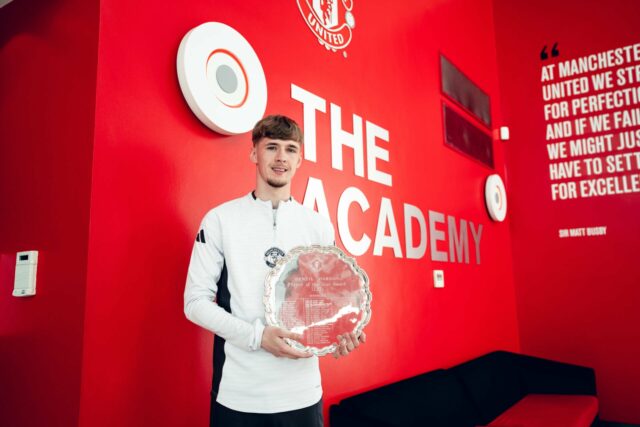 Tyler Fletcher elogia o 'inacreditável' técnico sênior do Man Utd que ele 'espera' se tornar permanente
