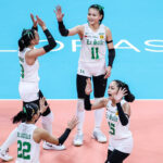 Shane Reterta, do La Salle Lady Spikers, durante um jogo contra o NU Lady Bulldogs nas finais do torneio de vôlei feminino da temporada 88 da UAAP.